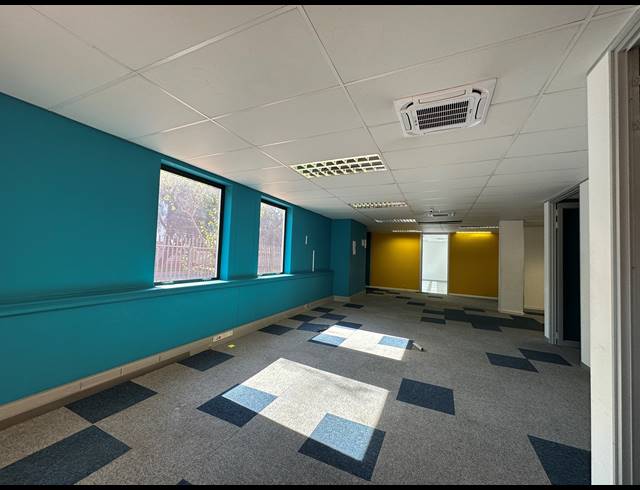 304M² OFFICE TO LET IN SANDTON CENTRAL